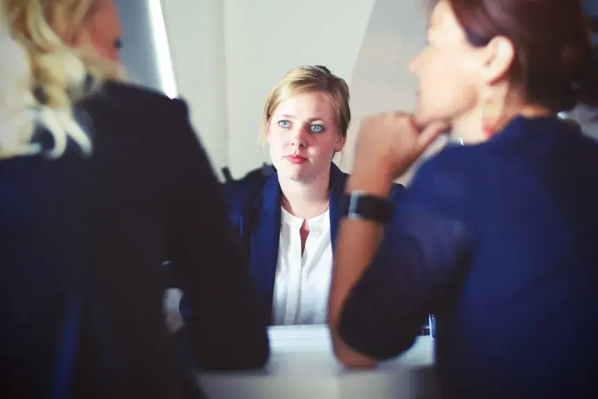 Trois collegues de travail